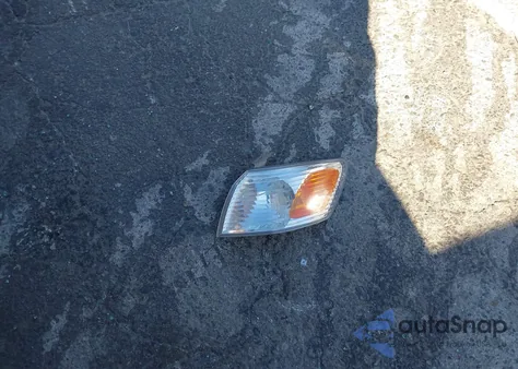 2000 Toyota Camry Le z USA, uszkodzony, nr VIN JT2BG22KXY0428953